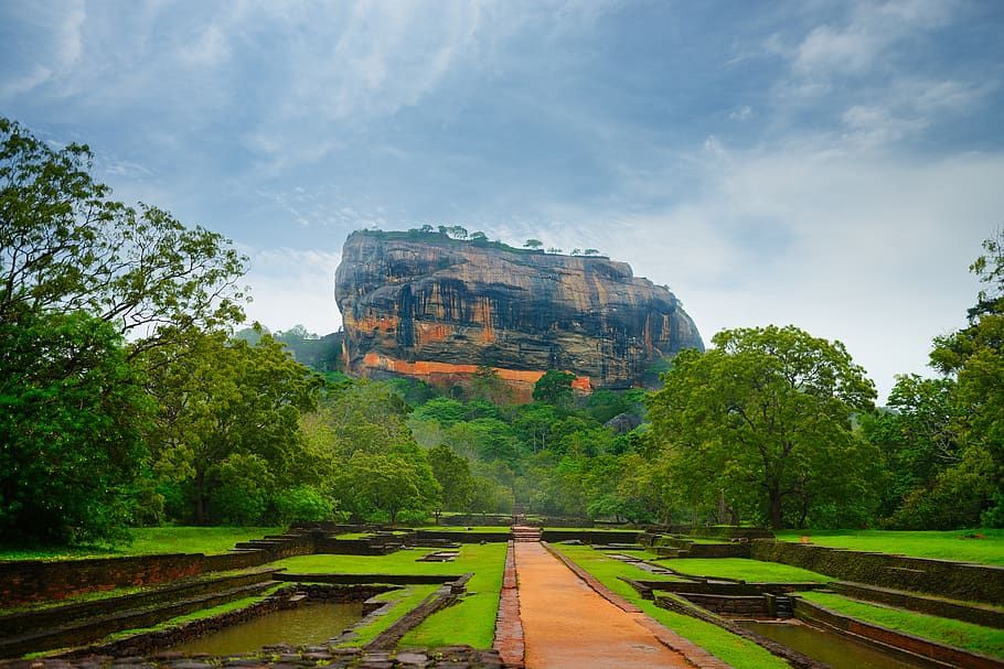 Discover Sri Lanka: History, Tea Plantations & Beach Luxury – 10 Nights from £1599!