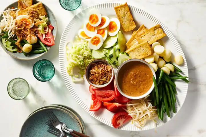 4. GADO GADO