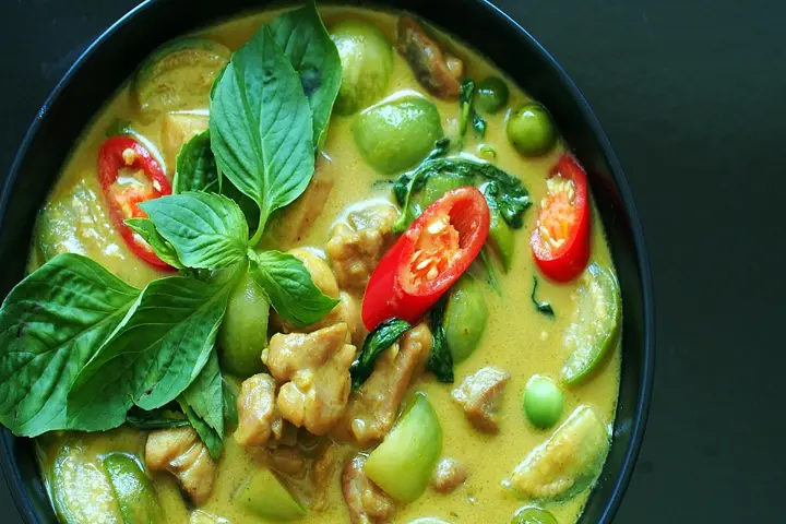 7. GREEN CURRY